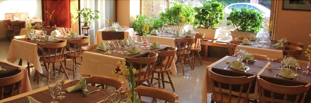 Les Charmilles - carbon neutral hotel in Poligny