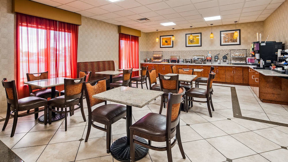 Best Western Plus Memorial Inn & Suites - photo 16