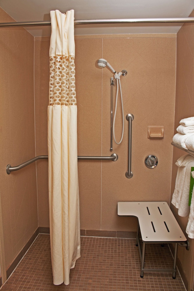 Hampton Inn & Suites Norfolk Airport - photo 26