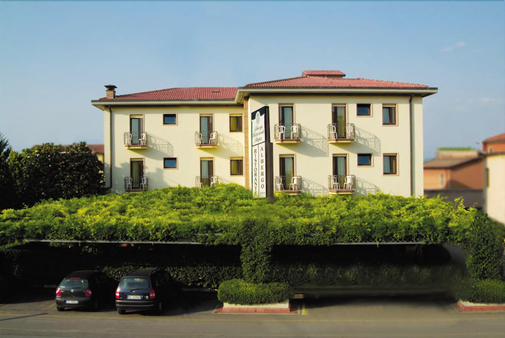Albergo Ristorante Papa in Peschiera Del Garda, Italy