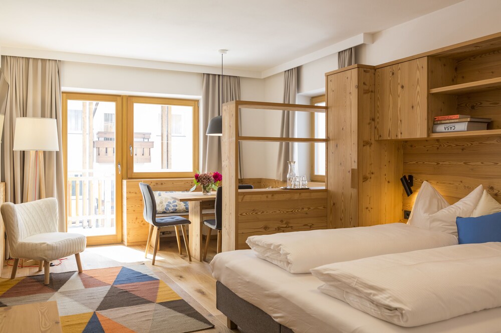 Residence Luzerna — 4-Star Luxury Hotel in Selva, Italy
