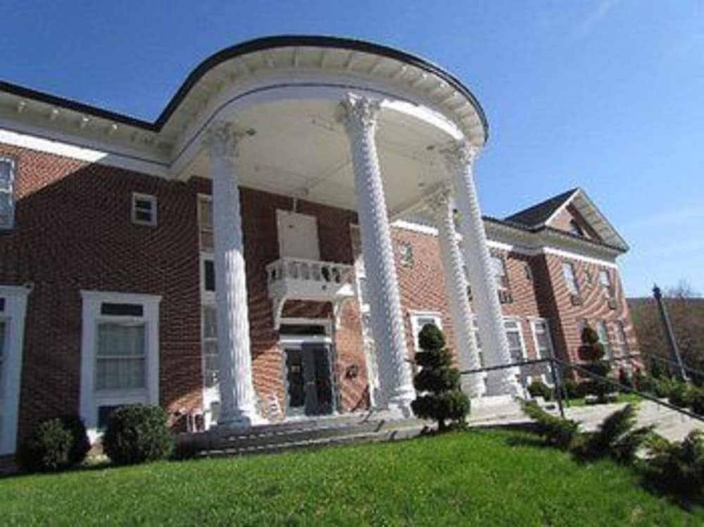 MacArthur Inn - photo 13