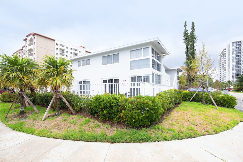 Pompano Suites by the Beach - featured photo