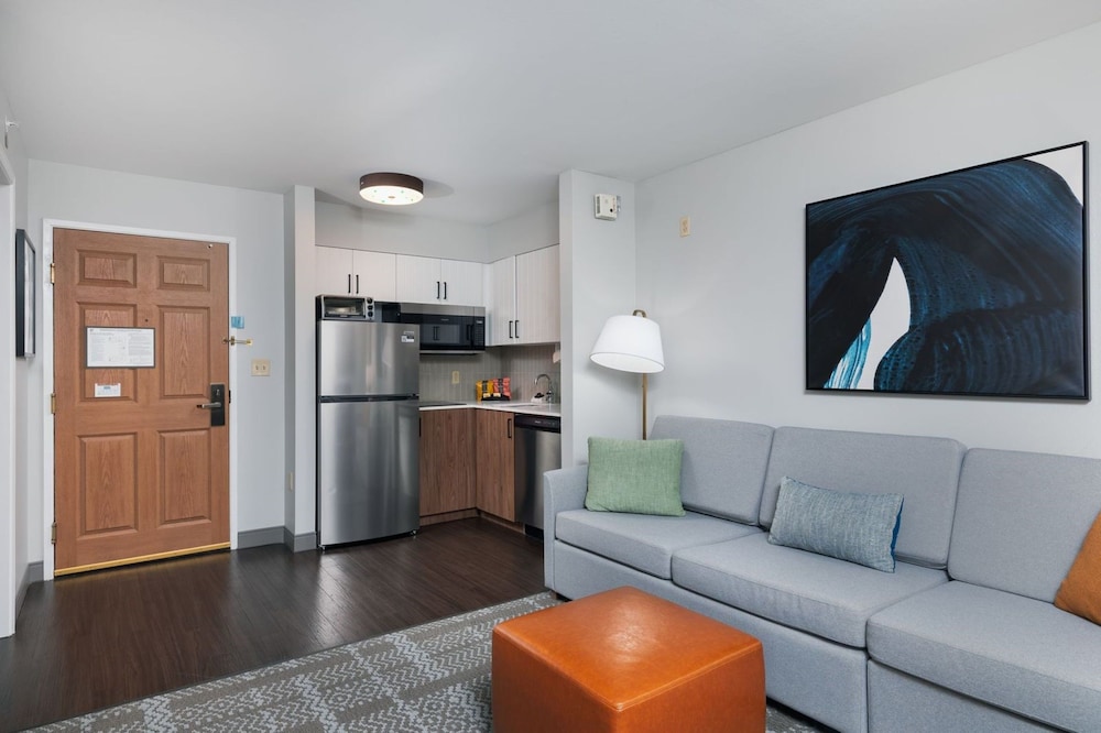 Staybridge Suites Madison East by IHG - photo 14