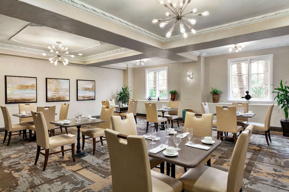 Embassy Suites by Hilton Santa Ana Orange County Airport - photo 51