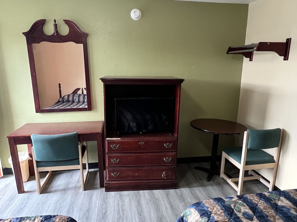 Country Inn Giddings - photo 3