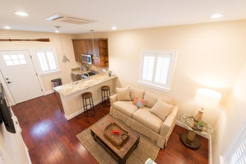 The East Island Reserve Hotel - photo 85