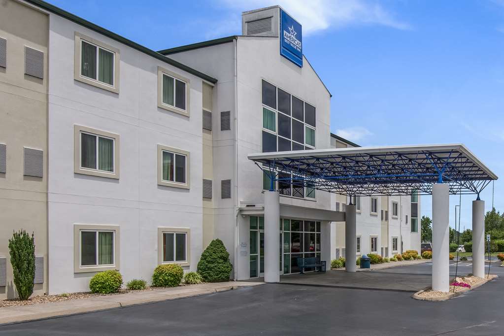 Americas Best Value Inn Knoxville East - photo 4