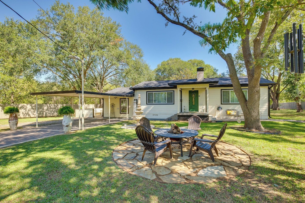 Cozy Canton Residence With Great Outdoor Space 15499818 — Canton
