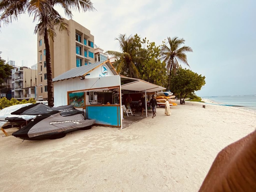 Surfing/boogie boarding