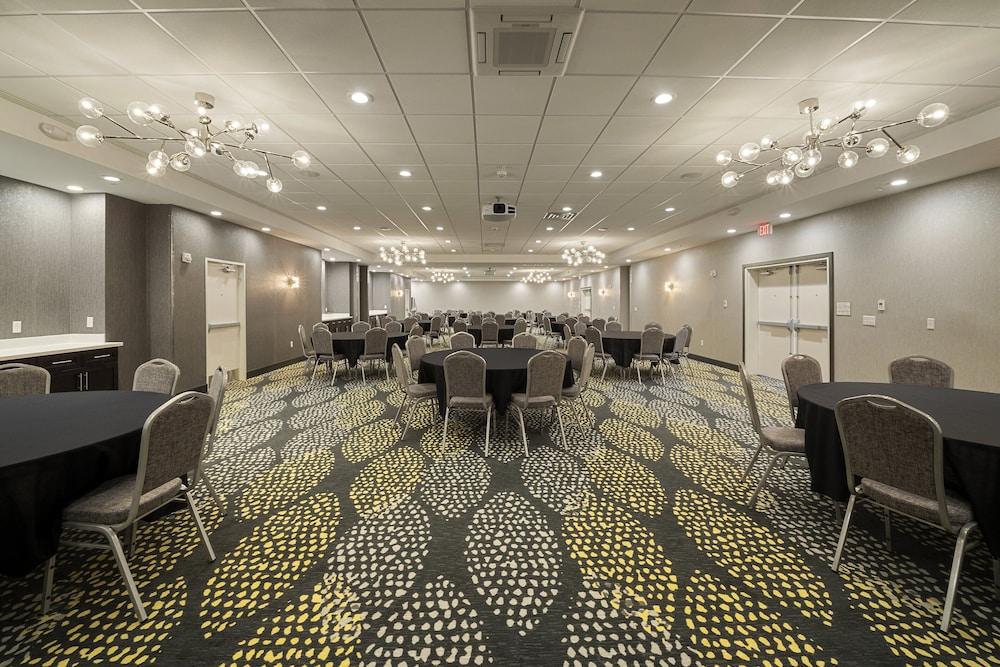 Holiday Inn & Suites Decatur Forsyth by IHG - photo 54