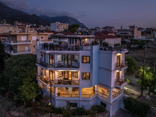 Magical Seaside Town Boutique Apts 1 — 4-Star Luxury Hotel in Kyparissia, Greece
