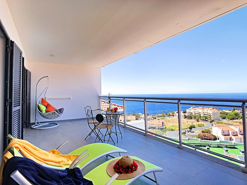 Apartamento Nata by MHM — 4-Star Luxury Hotel in Canico, Portugal