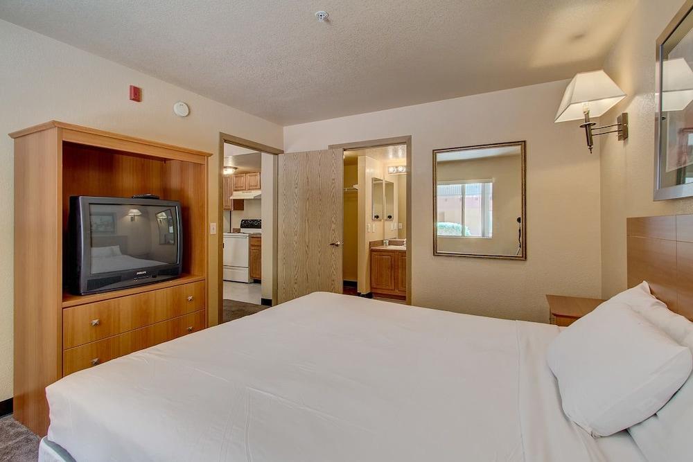 Emerald Suites Las Vegas - photo 16