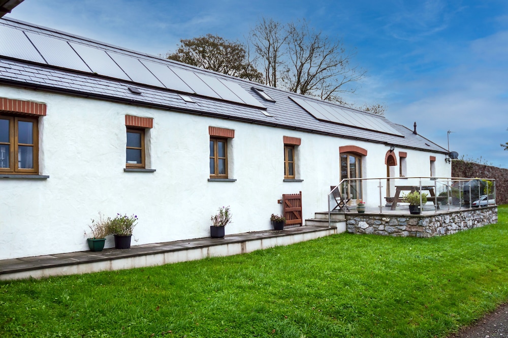 Orchard Cottage Luxurious Barn Conversion Beavers Hill — 4-Star Luxury Hotel in Manorbier, United Kingdom