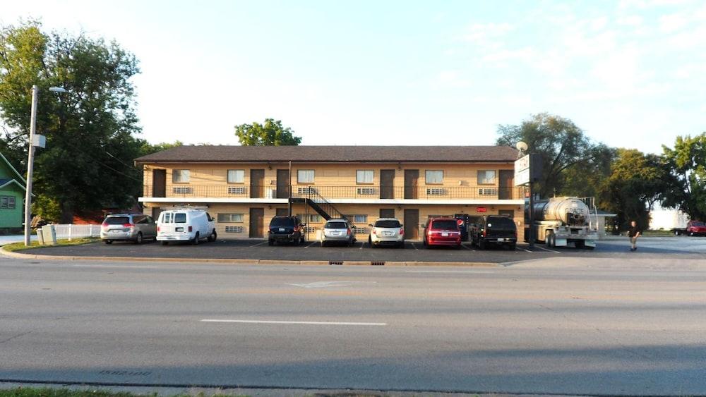 Star Motel - carbon neutral hotel in Macomb