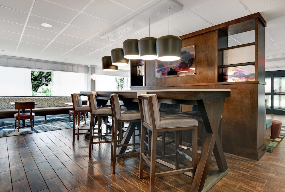 Hampton Inn Charleston Mount Pleasant Patriots Point - photo 4