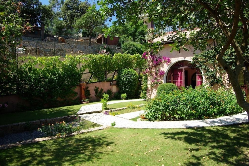 Sa Bratza — hotel in Domus De Maria