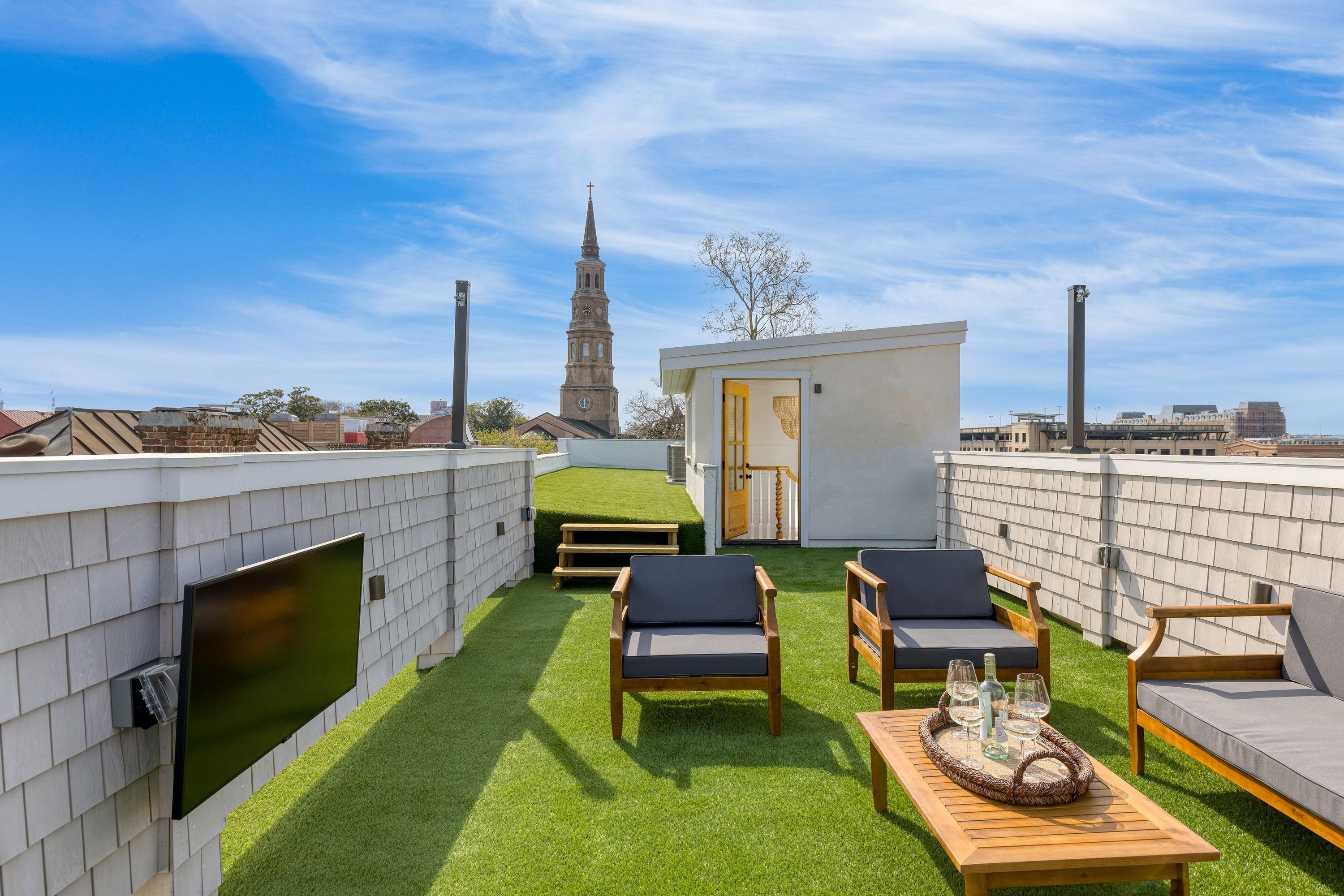 State St B by AvantStay French Quarter Rooftop Aesthetic Design — 4-Star Luxury Hotel in Charleston, United States
