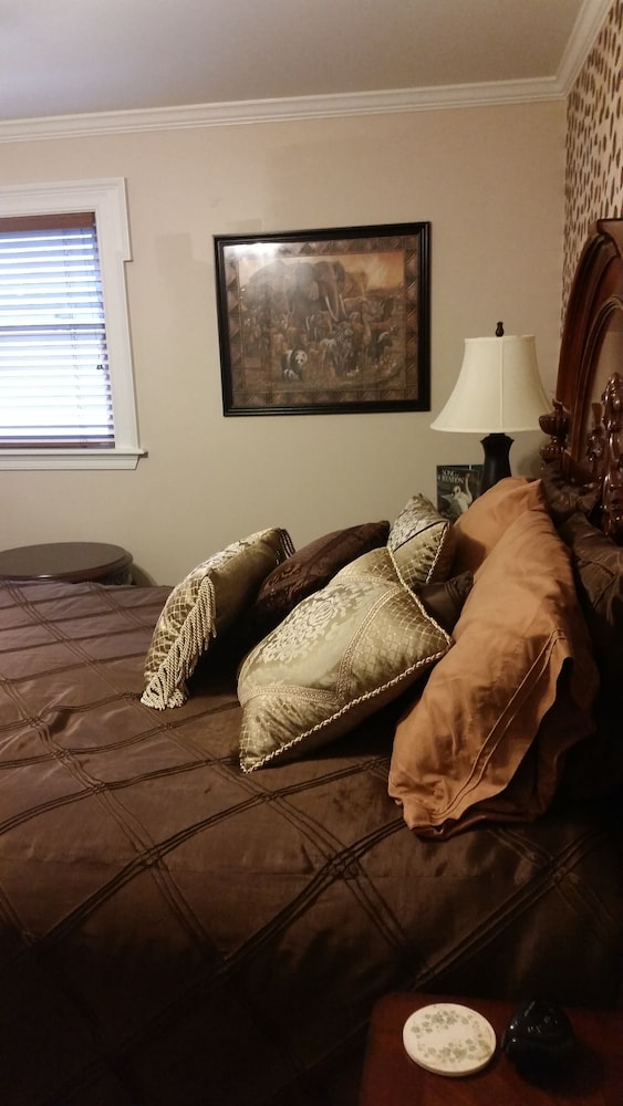 Shalom House Bed and Breakfast - photo 8