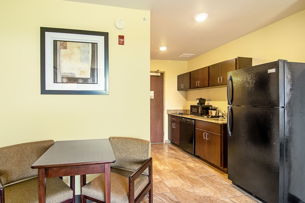 Cobblestone Inn & Suites Lamoni - photo 12