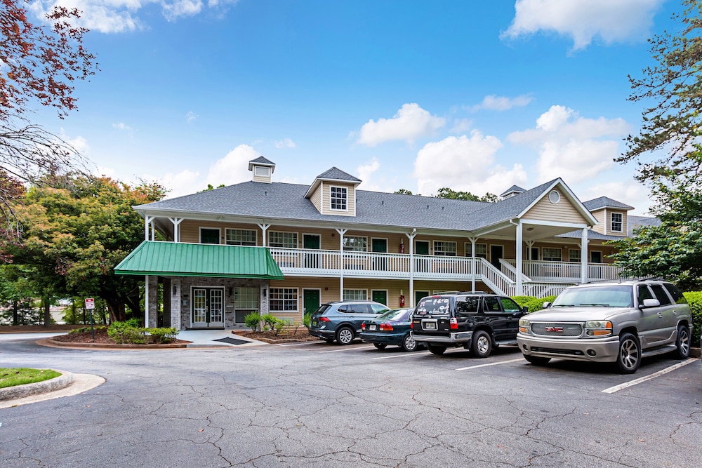 HomeTowne Studios by Red Roof Atlanta Lawrenceville - featured photo
