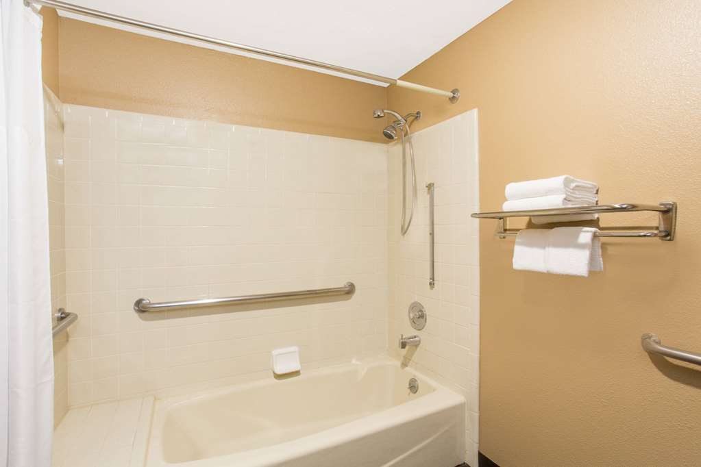 Super 8 by Wyndham Baker City - photo 12