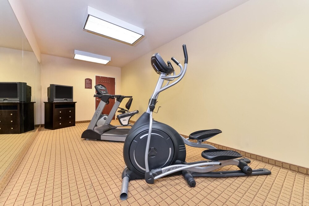 Express Inn & Suites - photo 27