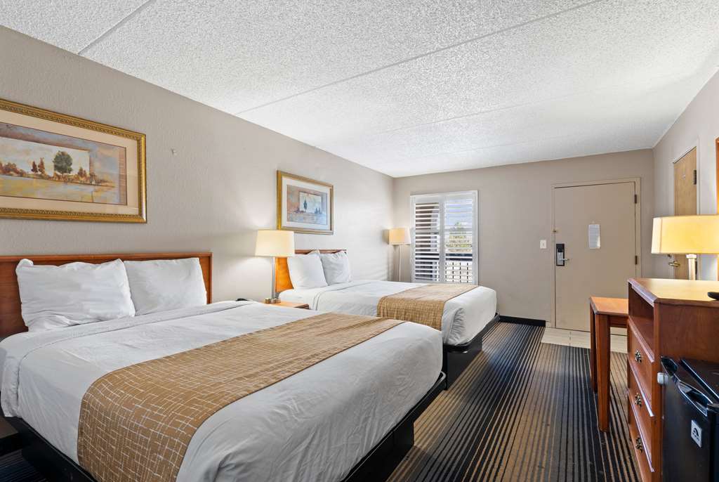 Travelodge by Wyndham Pueblo - photo 17