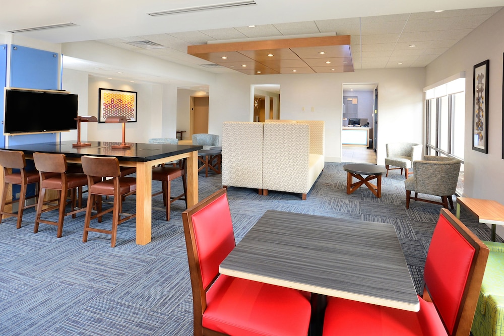 Holiday Inn Express & Suites Raleigh Durham Airport at RTP by IHG - photo 49