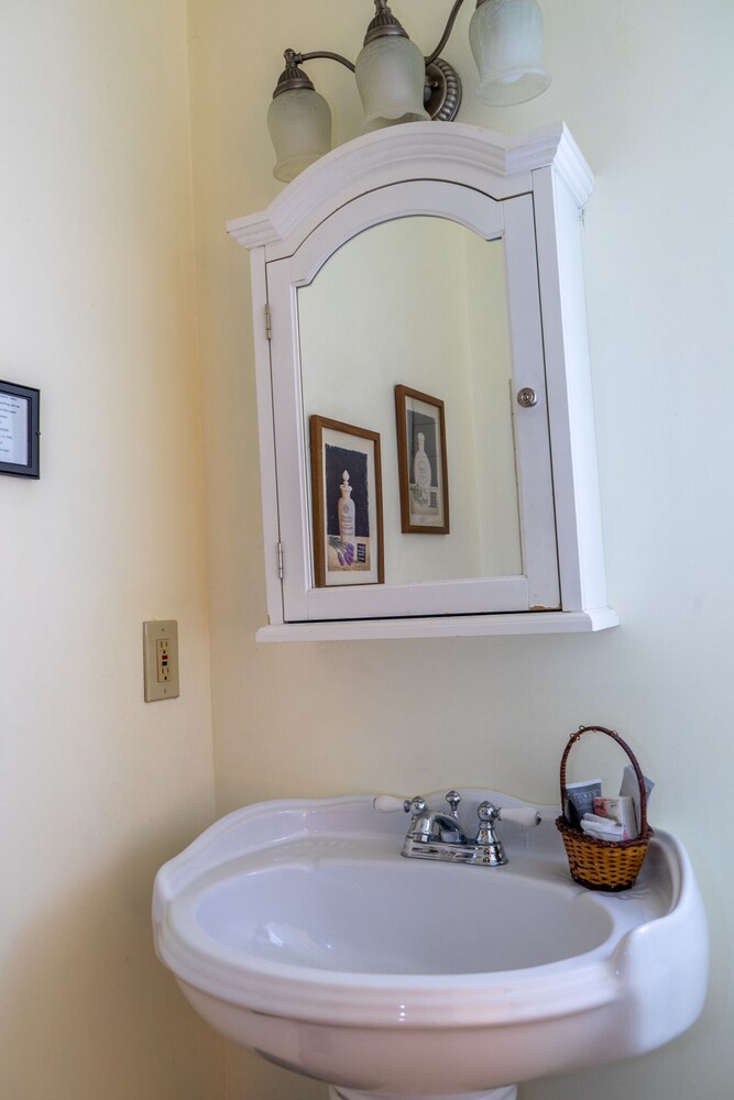 The Chimney Rock Inn & Cottages - photo 115