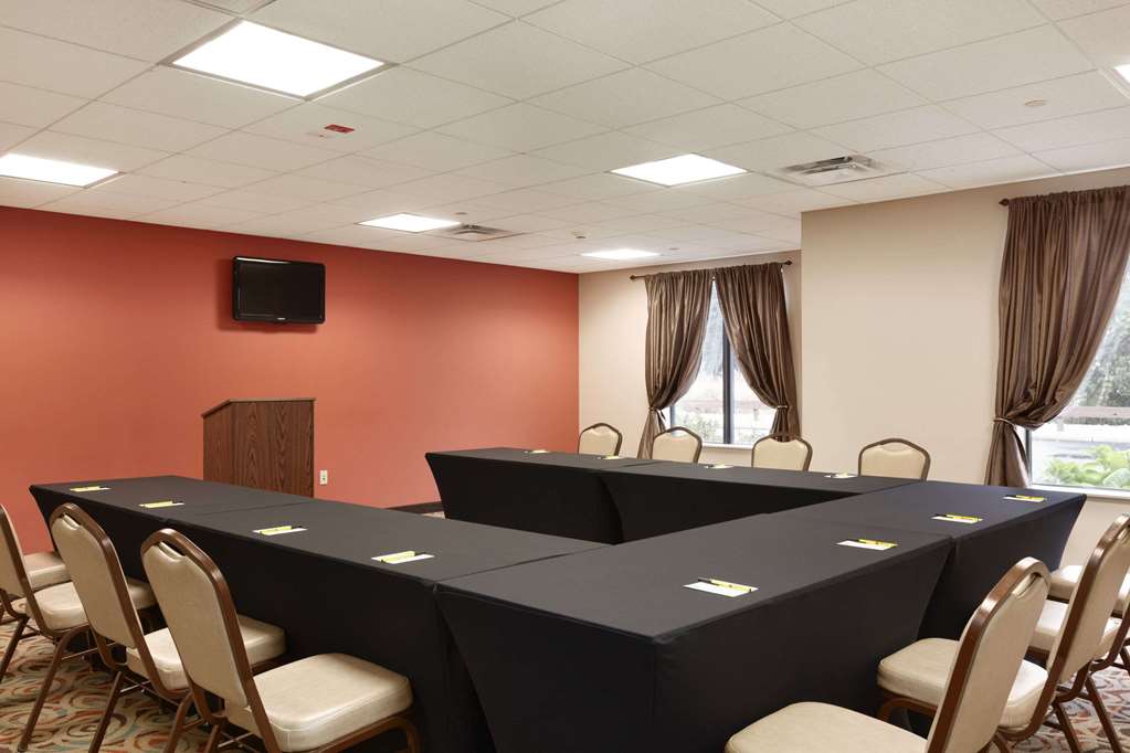Super 8 by Wyndham Pennsville Wilmington - photo 14