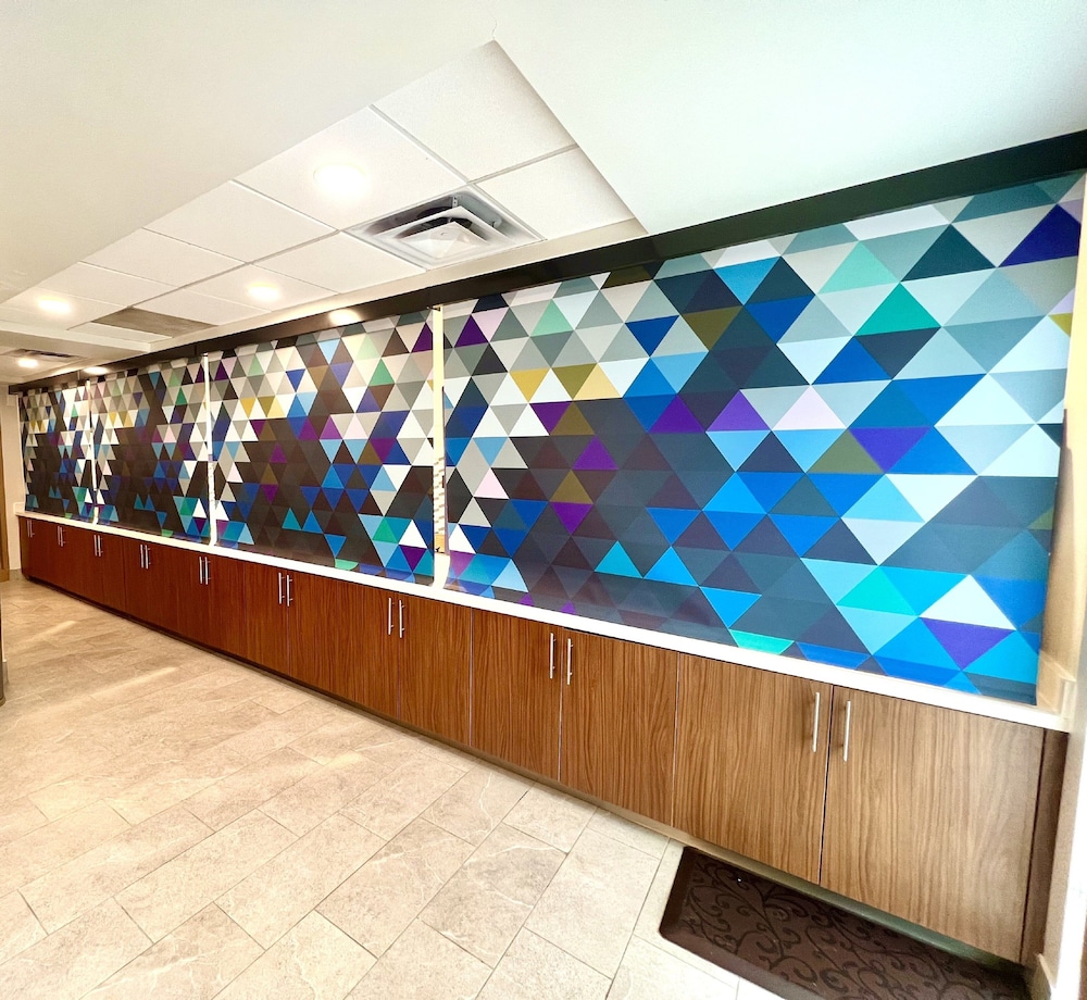 Holiday Inn Express Madison by IHG - photo 40