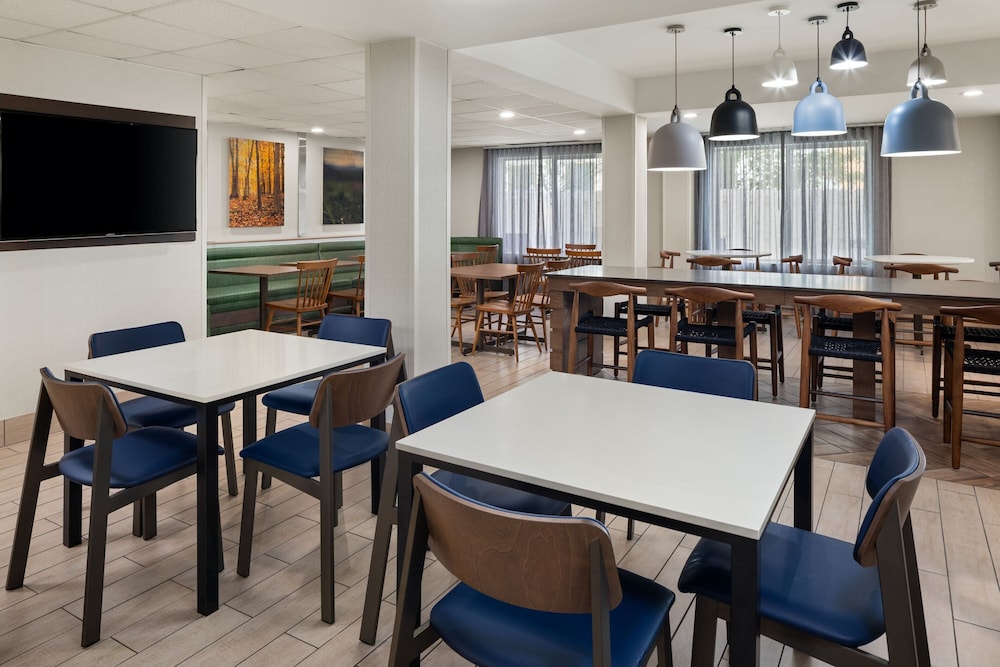 Fairfield Inn & Suites Columbus East - photo 31
