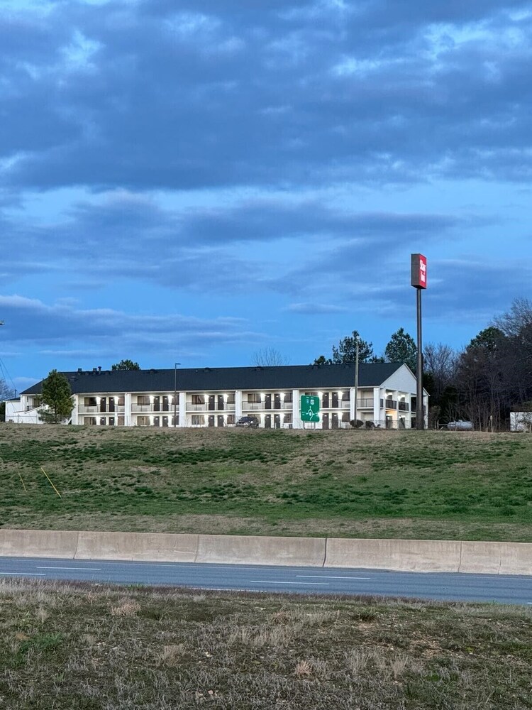 Super 8 by Wyndham Kannapolis - photo 23