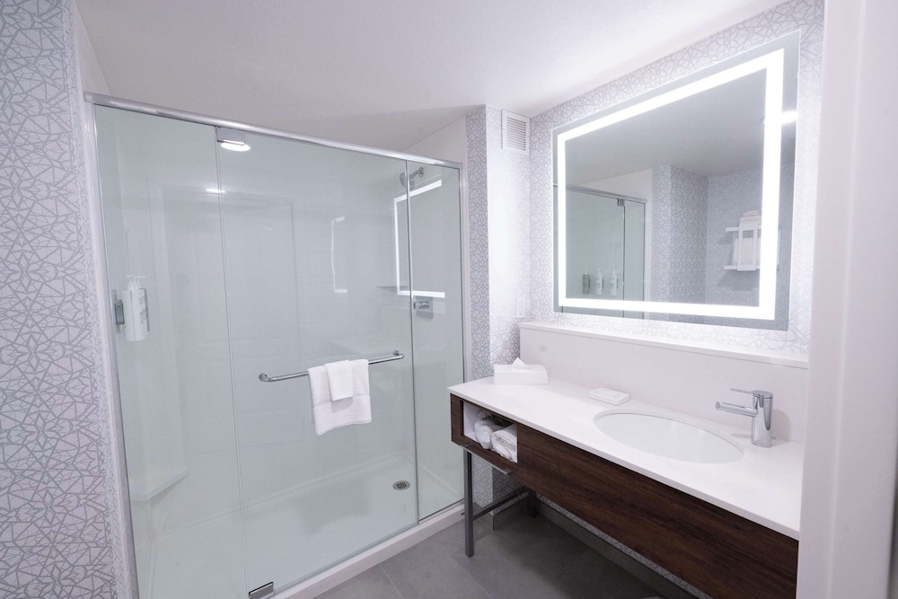 Hampton Inn Fremont - photo 23