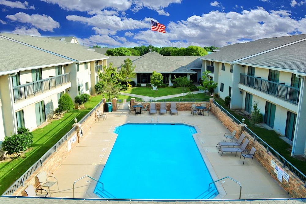 Ashmore Inn and Suites - featured photo