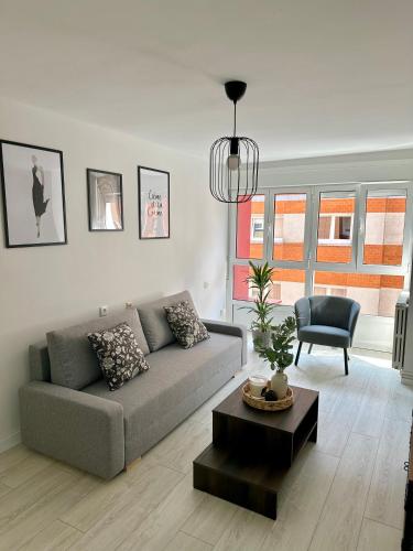Cozy Flat 5 Mins From the Beach in Gijon, Spain