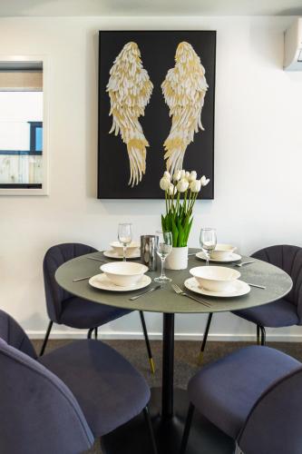 Central City Awaits 2 bed 2 bath — 4-Star Luxury Hotel in Christchurch, New Zealand