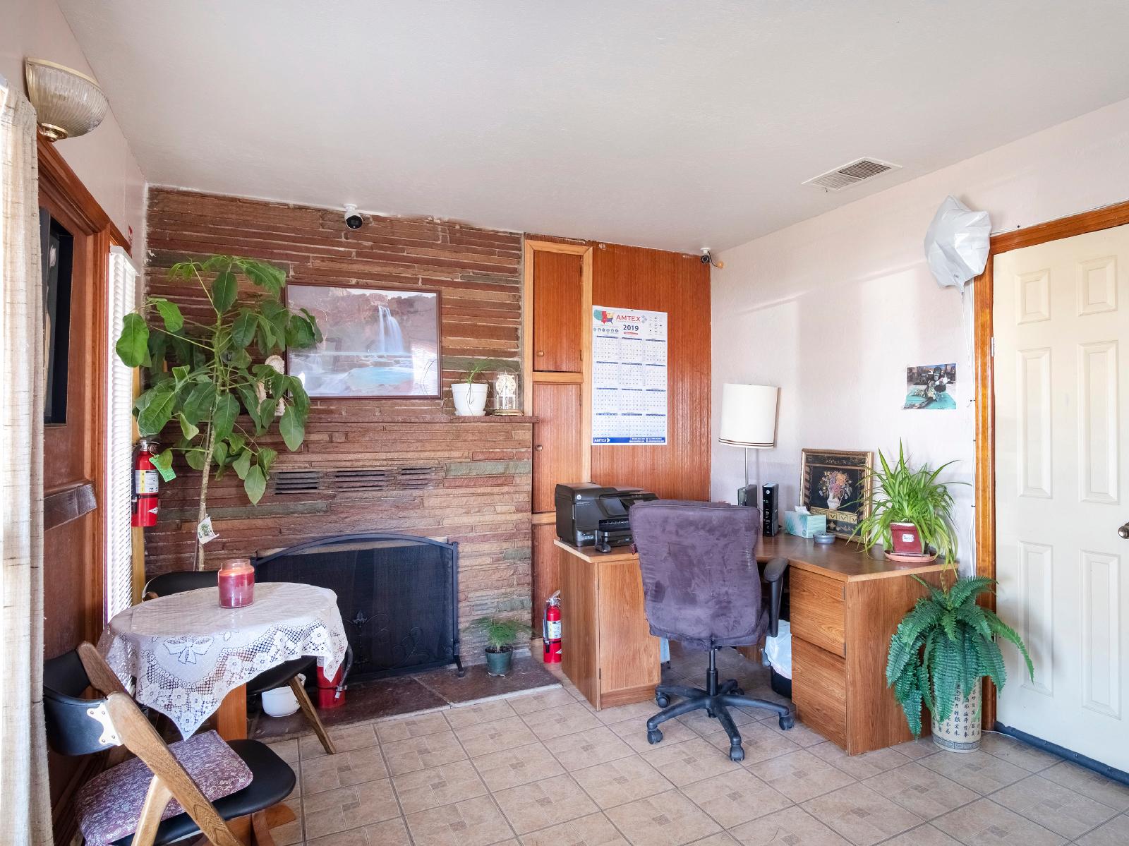 Coalinga Motel - photo 11