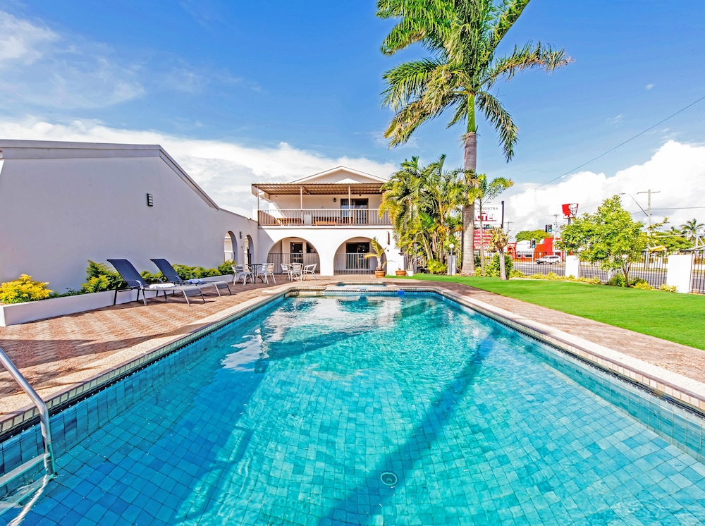 Casa Nostra Motel Mackay — 4-Star Luxury Hotel in West Mackay, Australia