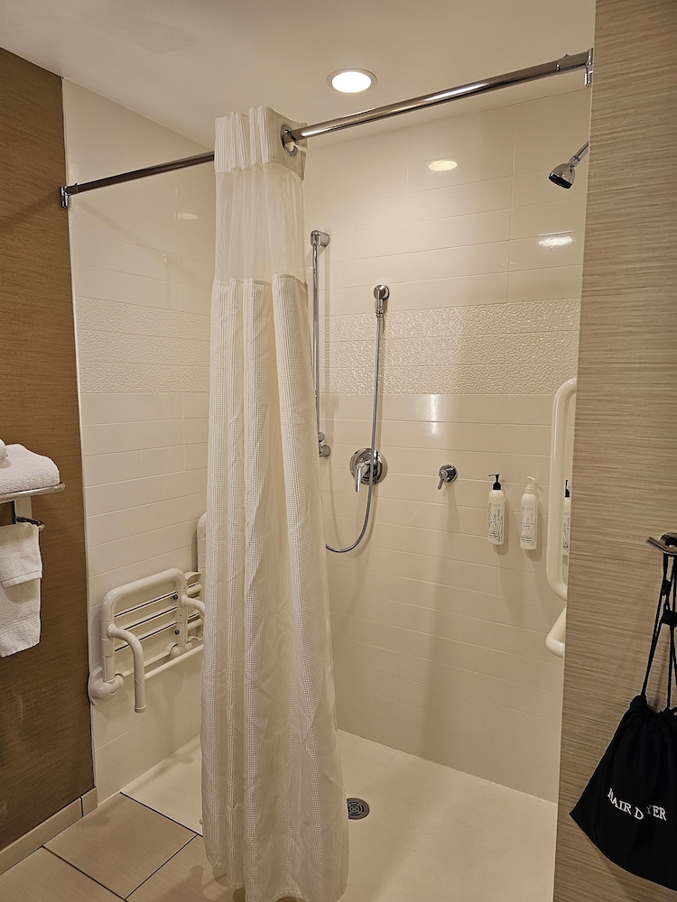 Fairfield Inn & Suites by Marriott Butte - photo 22
