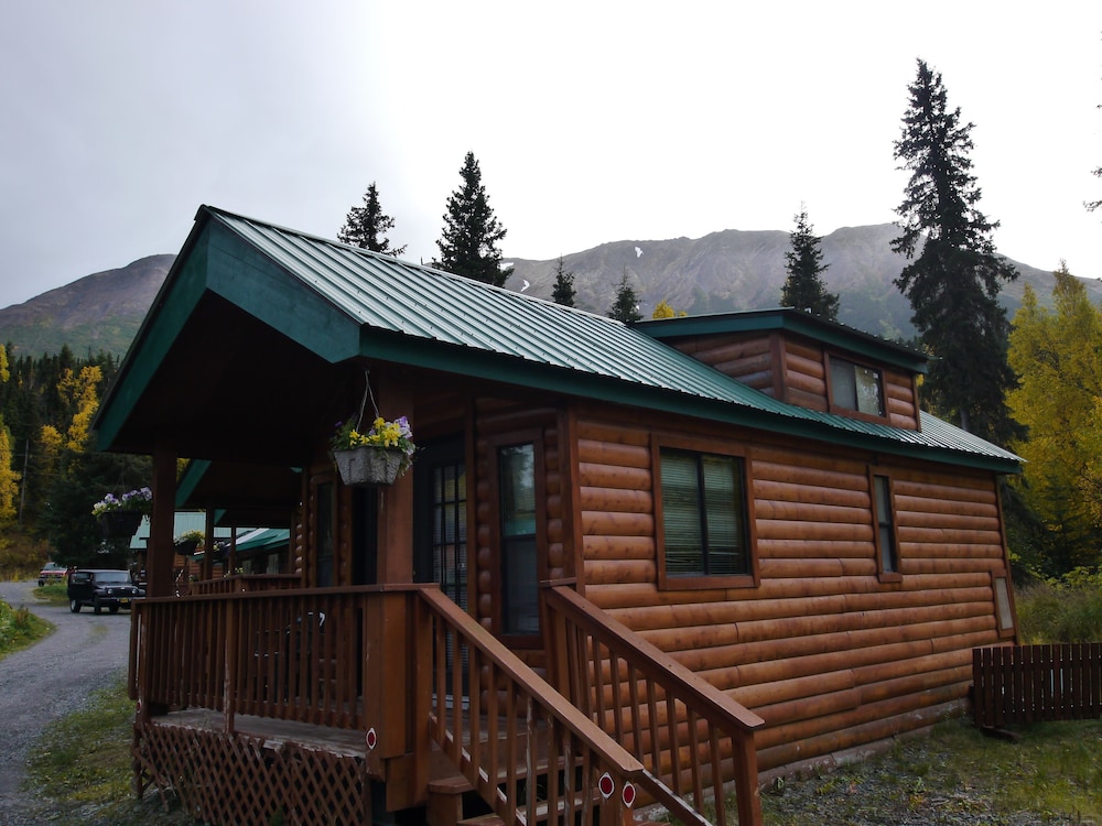 Gwin's Lodge & Roadhouse Est. 1952 - photo 105