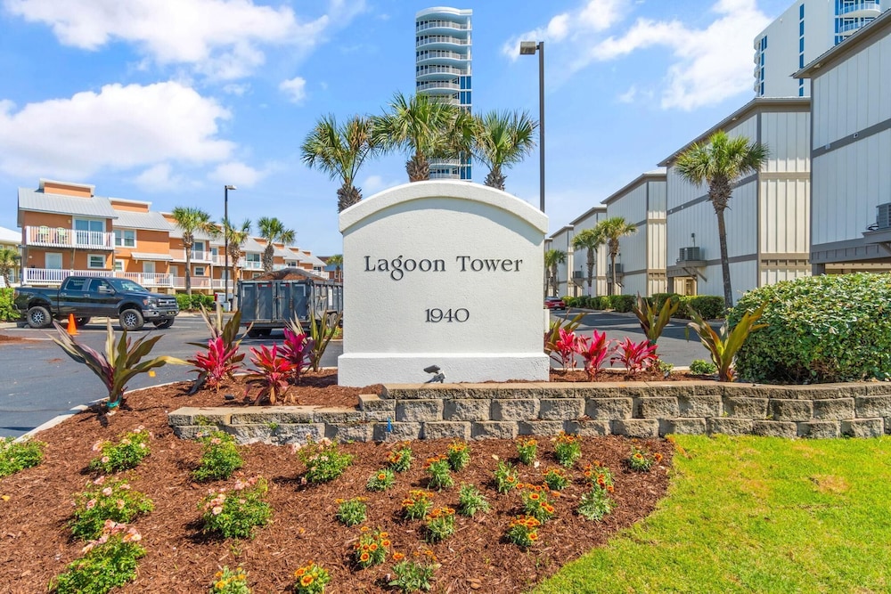 Lagoon Tower 1002 - photo 39