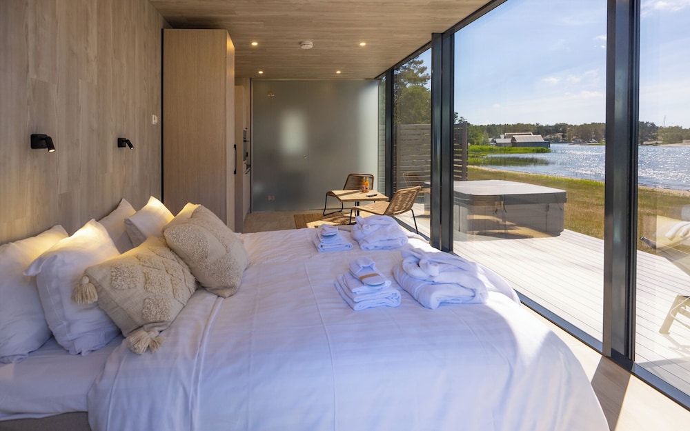 Karingsund Resort Conference — Eckeroe