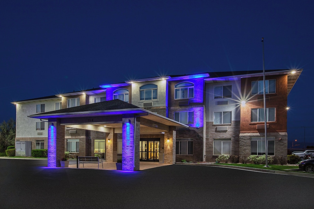 Holiday Inn Express & Suites American Fork North Provo by IHG - photo 54