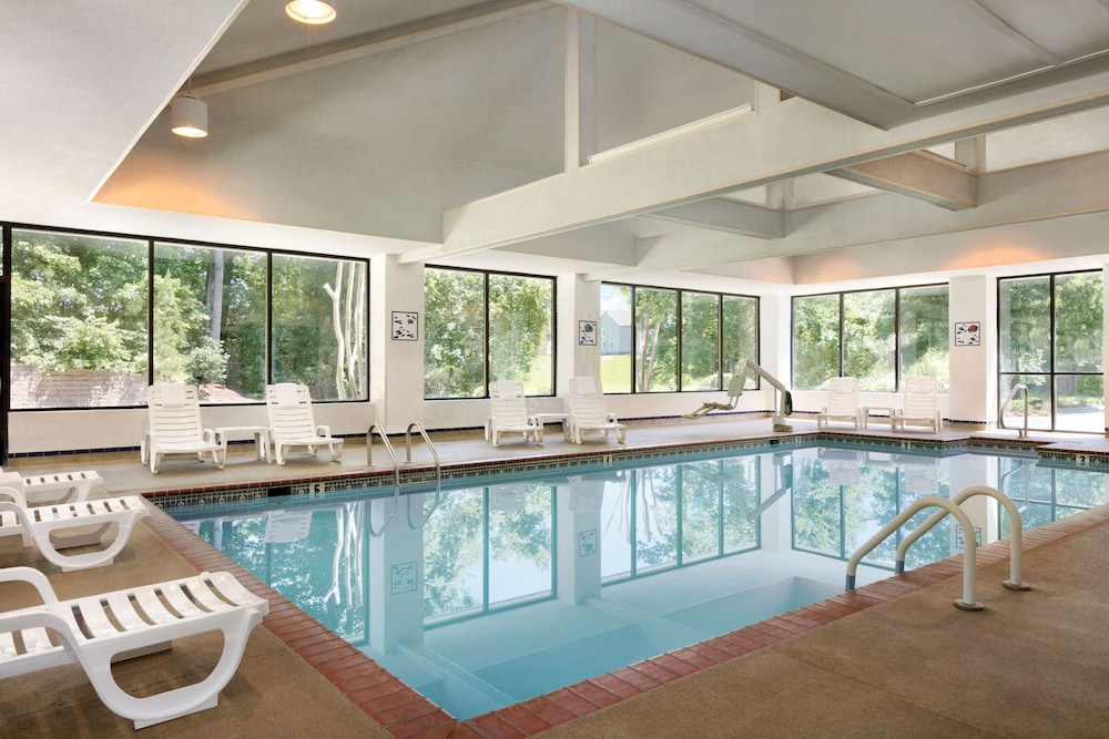 Homewood Suites by Hilton Williamsburg - photo 37
