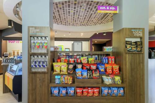 Tru by Hilton Amarillo West - photo 4