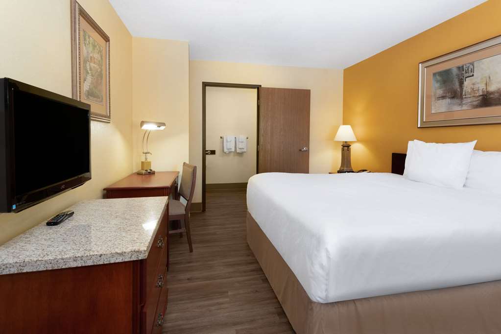 Travelodge by Wyndham Albuquerque East - photo 43