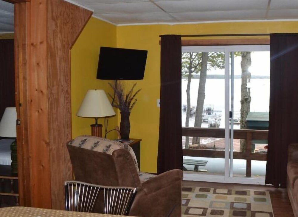 AJ's Lodge and Oven - photo 26